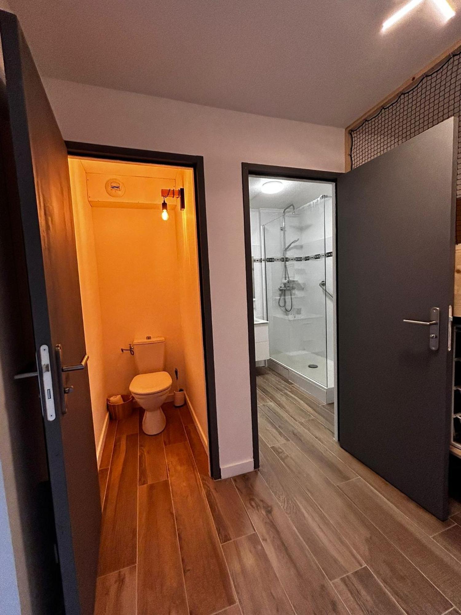 Nid Douillet A Frejus Avec Paking Prive & Loggia Ensoleillee - Proche Plages Appartement