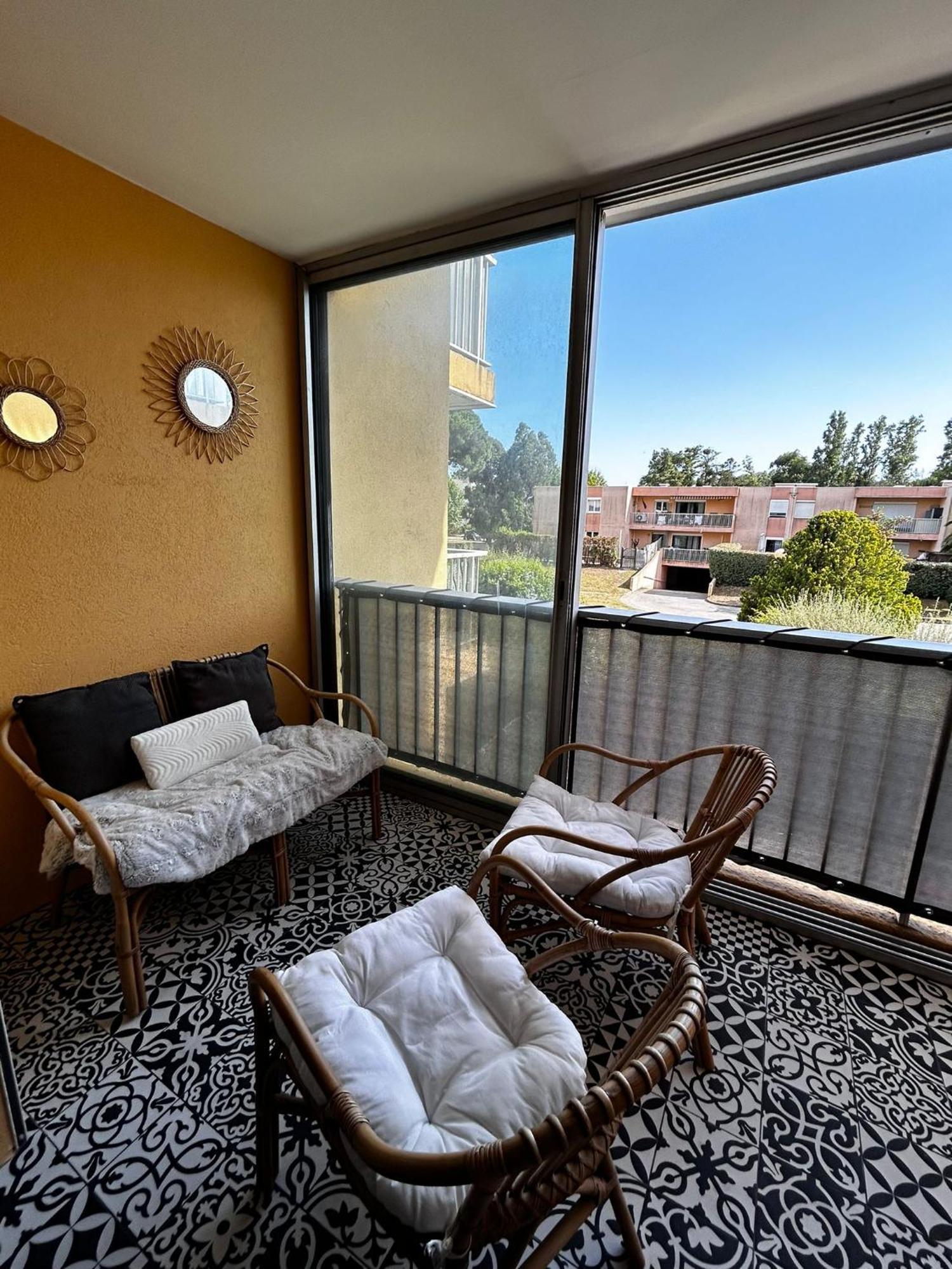Nid Douillet A Frejus Avec Paking Prive & Loggia Ensoleillee - Proche Plages * Fréjus